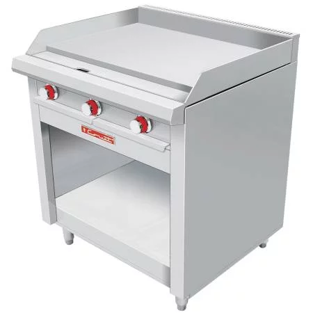 Plancha 3/4" de espesor, 3 quemadores en "U" y compartimiento abierto bajo planca